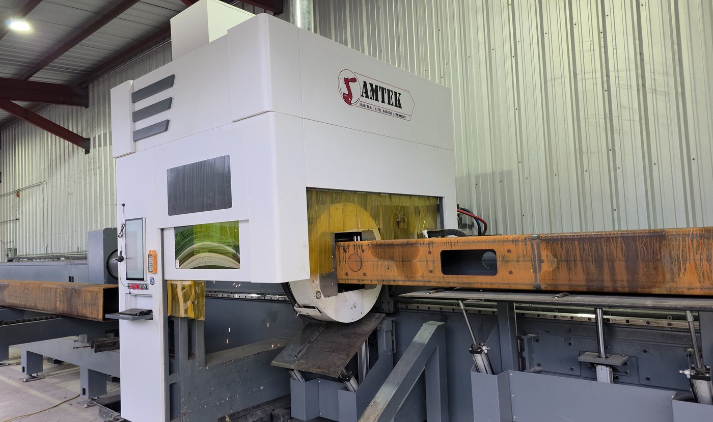 AMTEK three-chuck tube laser cutting machine processing steel tube